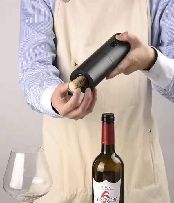 abridor de vinos electrico2